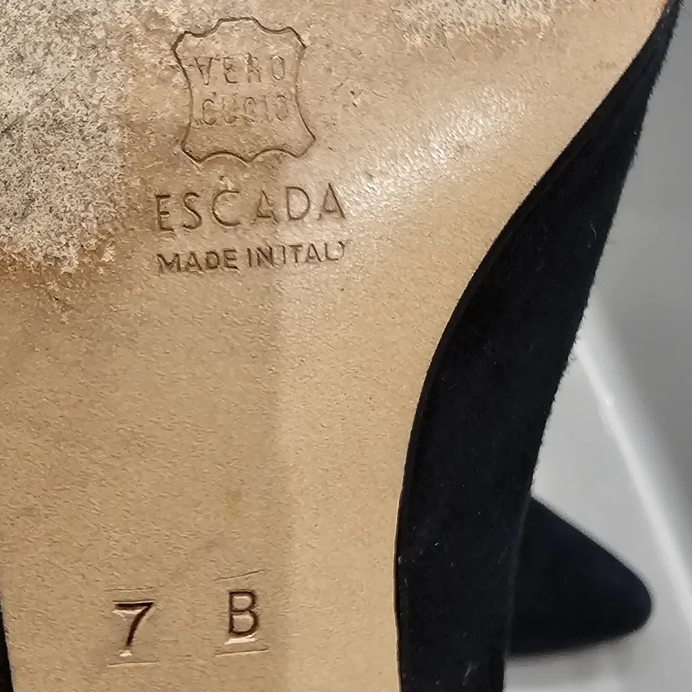 Vintage 90's ESCADA Navy & Cream Suede Flats